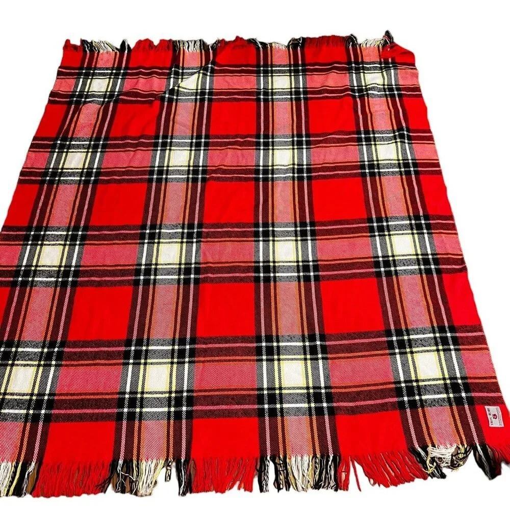 VTG Troy Robe‎ wool red plaid Fringe Throw  Blanket Stadium Cover 54x52in
